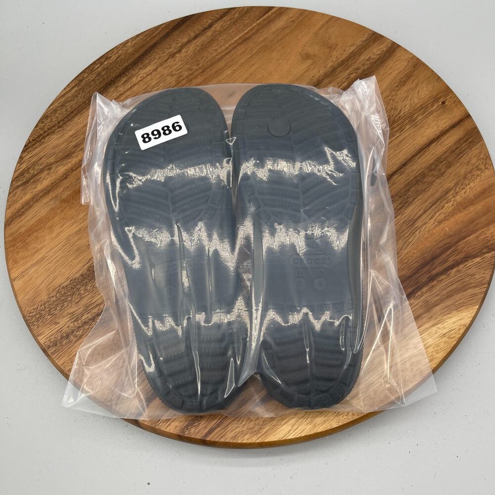 Classic Crocs Flip Flops Womens Size 9 Black Casual Comfort Walking Beach Summer - Picture 9 of 9